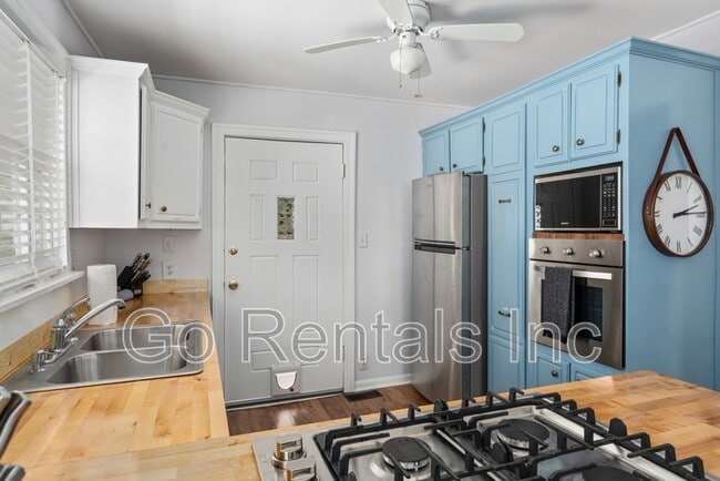 Building Photo - 1329 33rd St S
