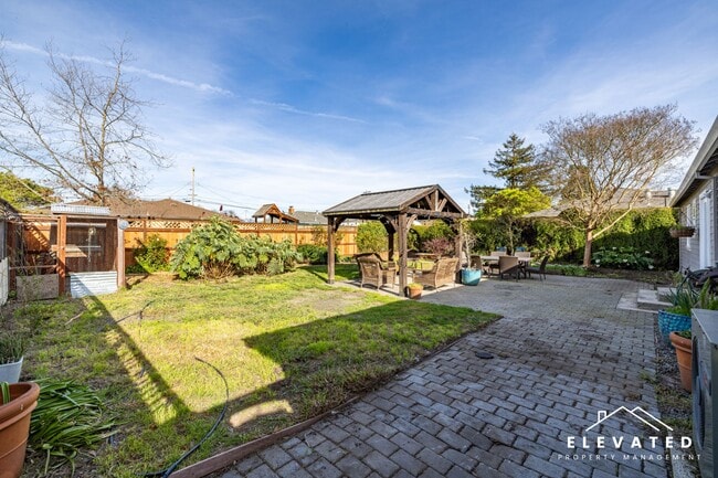 Building Photo - 45 Payran St