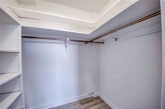 Building Photo - 320 Fort Duquesne Blvd