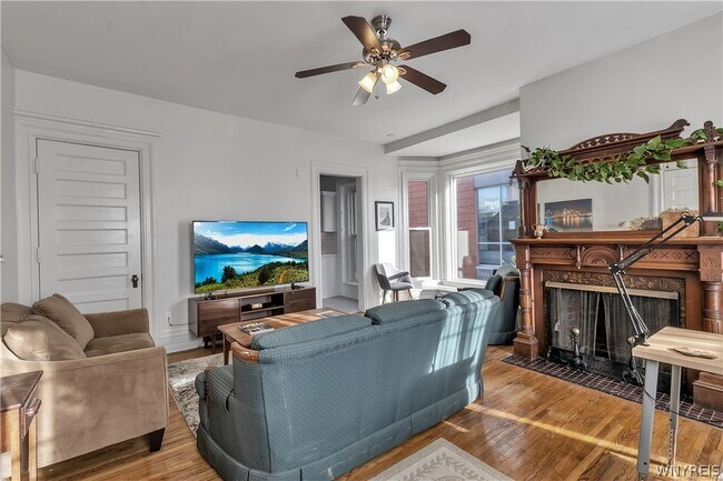 Building Photo - 617 Niagara St