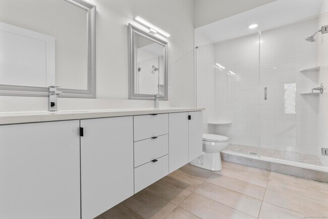 Building Photo - 234 Greene St