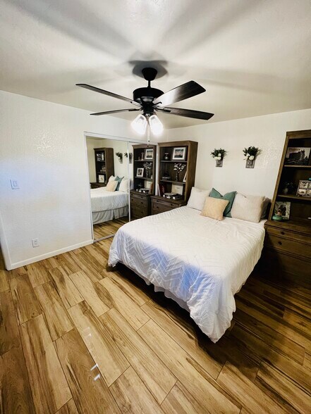 Guest Bedroom - 4201 E Camelback Rd