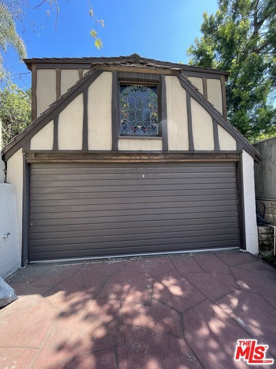 Building Photo - 2667 Lake View Terrace E