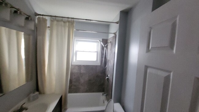 Building Photo - Move-In Ready 2BR/2BA with Garage – Great Location