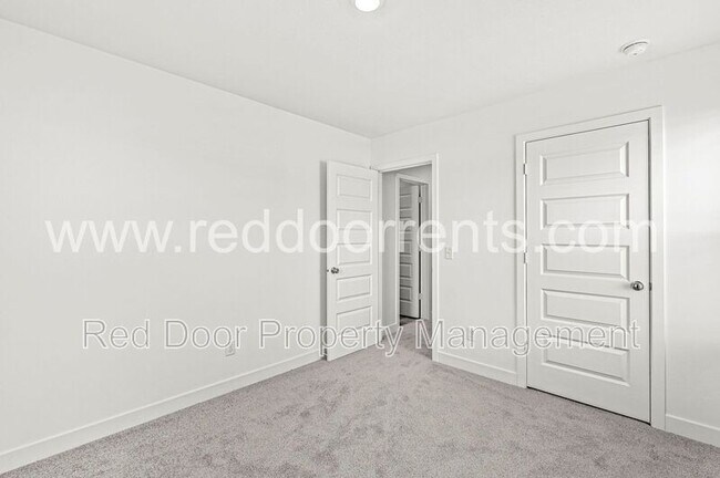 Building Photo - 2954 Grand Rdg Dr