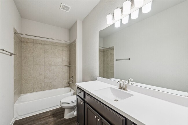 Building Photo - 935 Golden Willow Ln