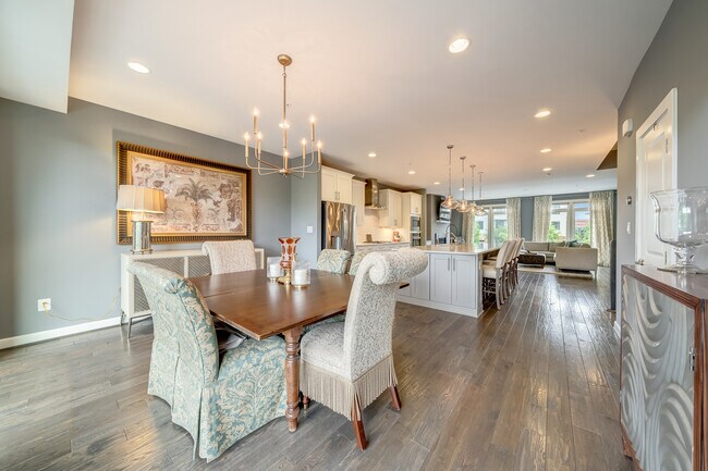 Building Photo - 1521 Ribbon Limestone Terrace SE