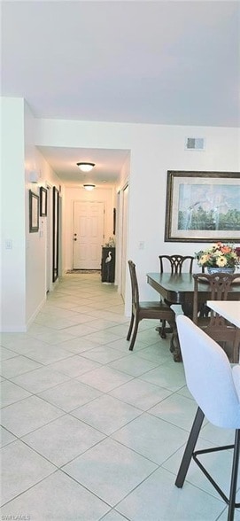 Building Photo - 16615 Lake Cir Dr
