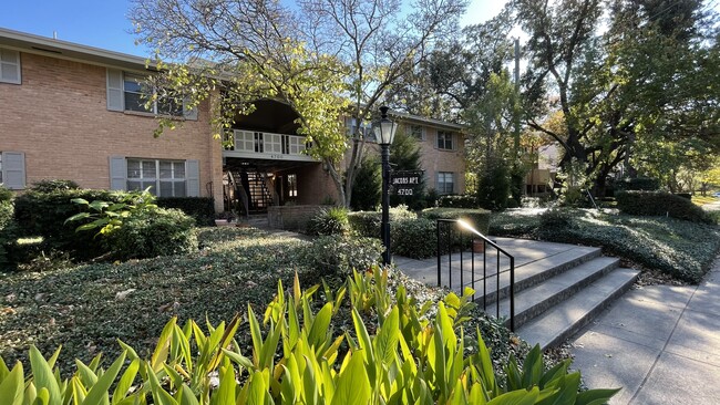 Primary Photo - 4700 Abbott Ave