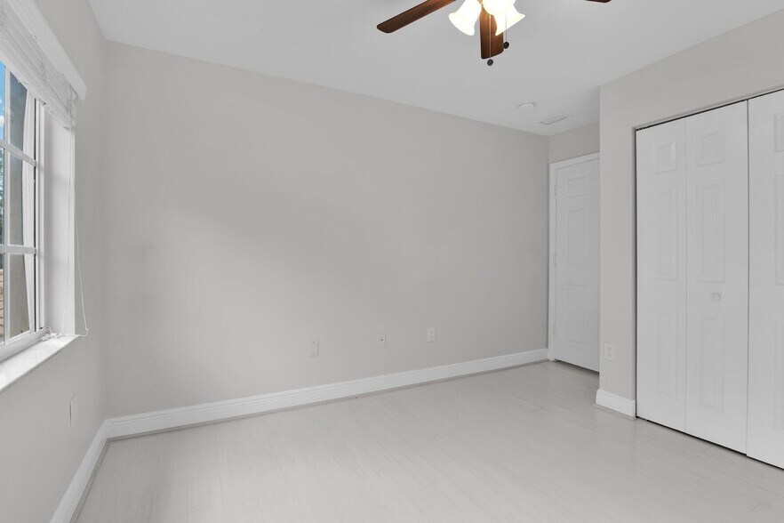 Building Photo - 6599 Old Farm Trl