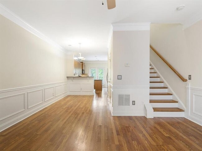 Building Photo - 205 16th St NW