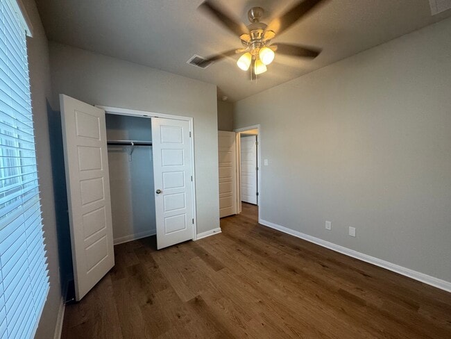 Building Photo - Stunning 3x2 Luxury Duplex in Buda, TX!