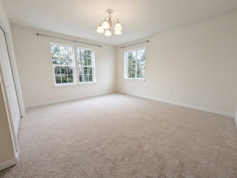 Building Photo - 18200 NE 110th St