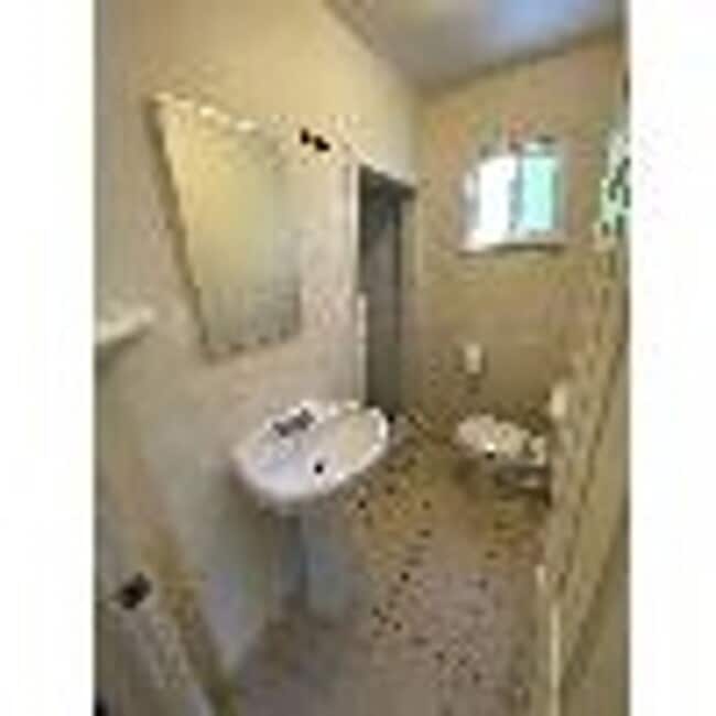 Building Photo - 2318-22 EMPRESS STREET