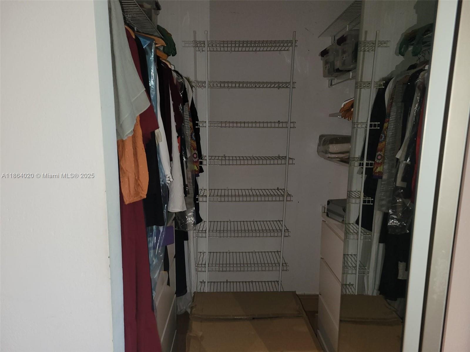 Building Photo - 20350 W Country Club Dr