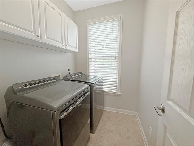 Building Photo - 5910 Westcroft Ln