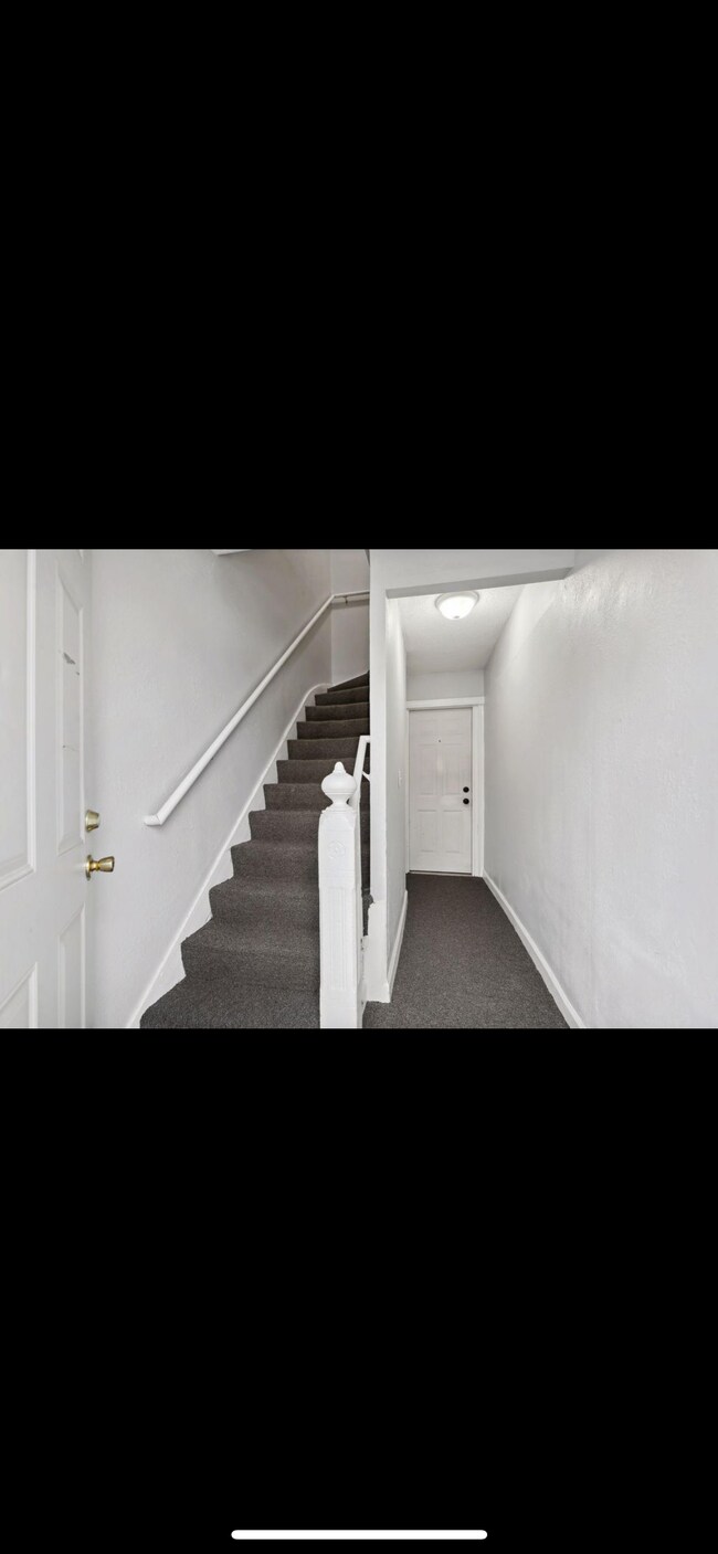 Building Photo - 1060 Arcade St