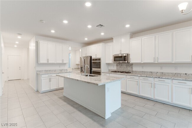 Building Photo - 12333 Silvana St