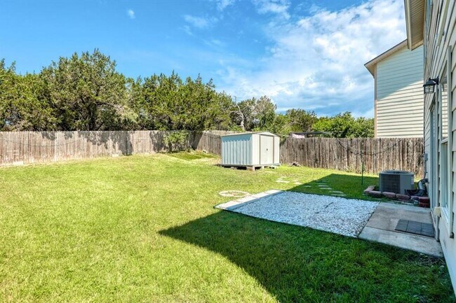 Building Photo - Beautiful 4 bd/2 ba renovated home in Sout...
