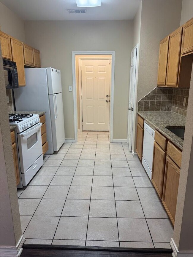 Building Photo - 609 Townplace Dr