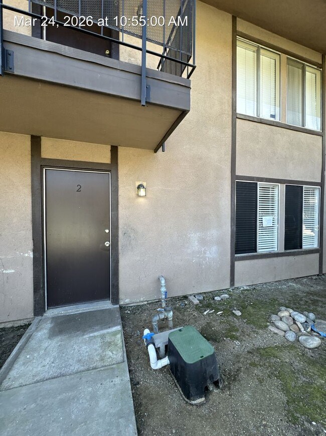 Building Photo - Downstairs apartment for Rent in Visalia Available now!