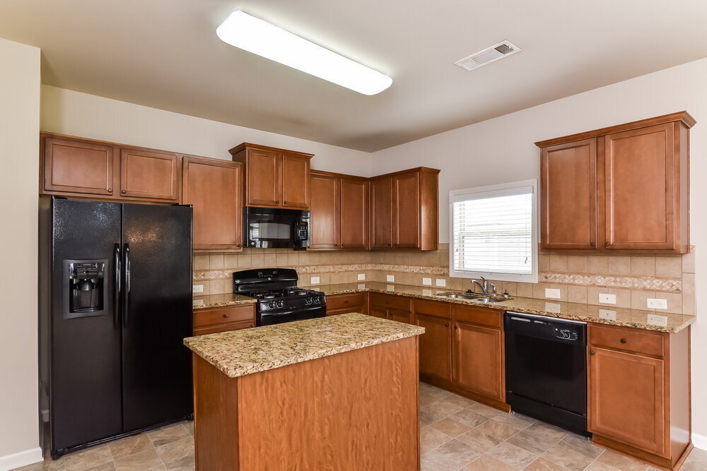 Building Photo - 631 Collingsworth Ln NE