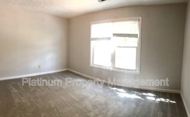 Building Photo - 740 Trellis Pond Ct