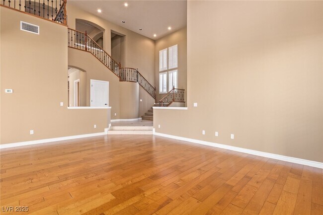 Building Photo - 9805 Queen Charlotte Dr