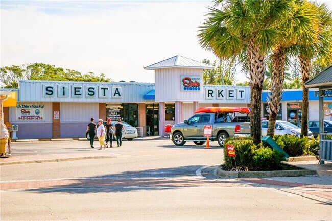 Building Photo - 3835 Almeria Ave