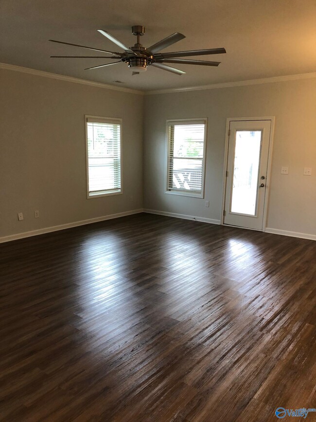 Building Photo - 4309 Adventura Dr