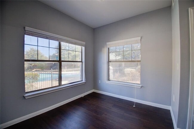 Building Photo - 2320 Gracy Farms Ln