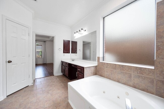 Building Photo - 15119 Shady Gate Ct