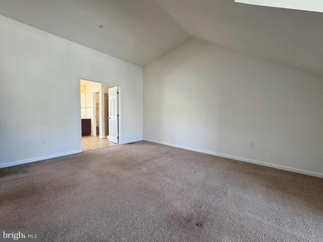 Building Photo - 3635 Glouster Dr