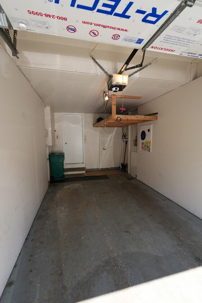 Building Photo - 1204 W Inverrary Ln