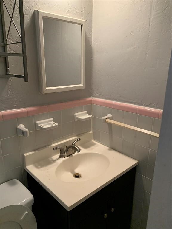 Building Photo - 2022 Branard St