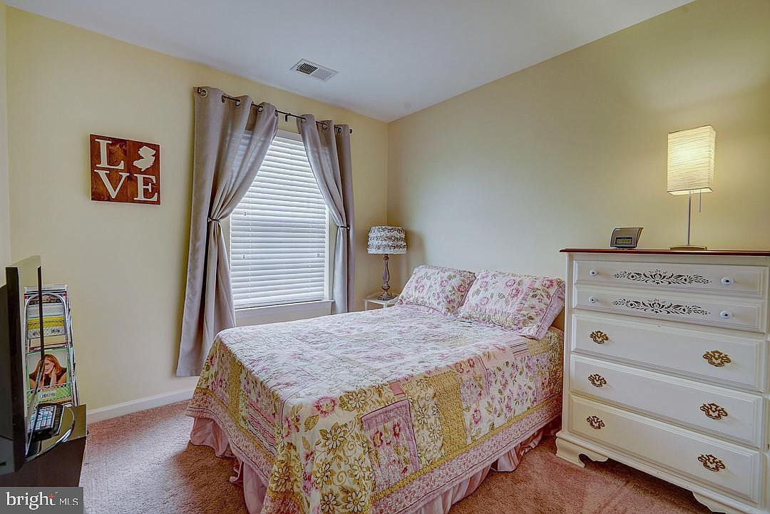 Building Photo - 476 N Palace Dr