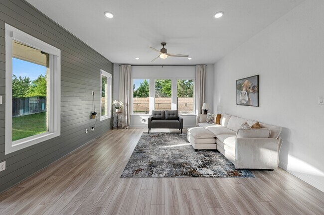 Building Photo - 19006 Sam Bass Ct