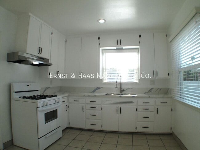 Building Photo - 5119 Elm Ave