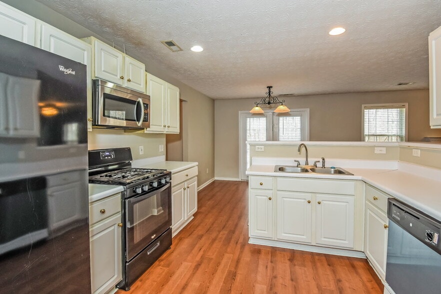 Building Photo - 2779 Evanston Ct