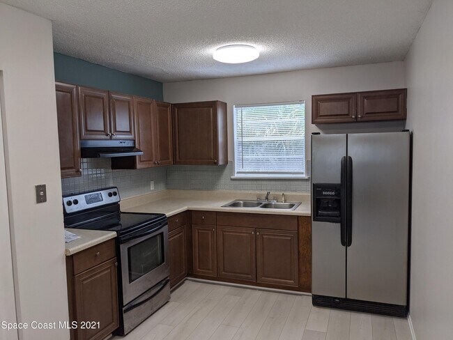Building Photo - 323 Olmstead Dr
