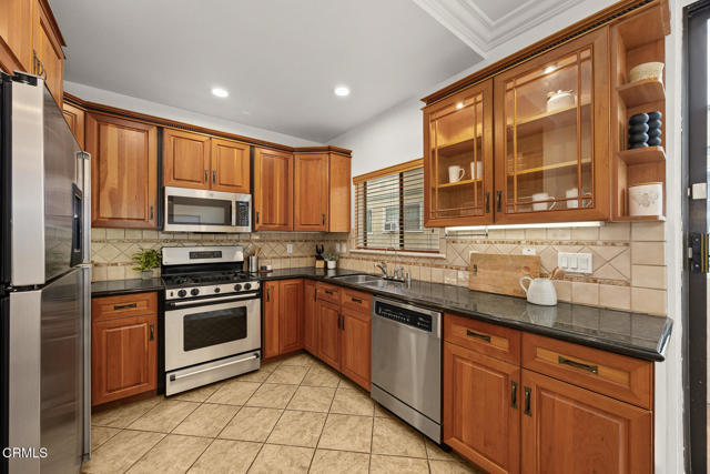 Building Photo - 601 S El Molino Ave
