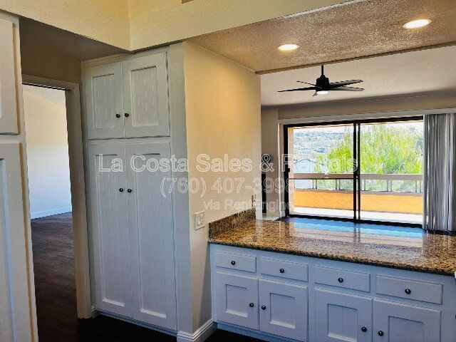 Building Photo - 2204 Plaza De Las Flores Plz