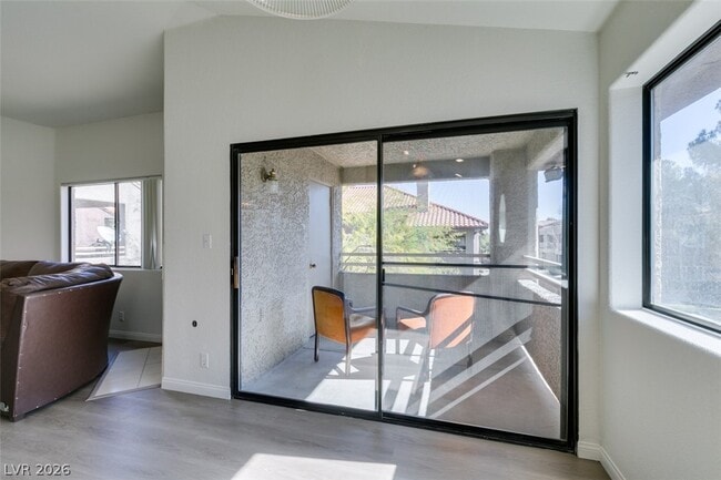 Building Photo - 5054 S Rainbow Blvd