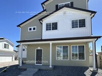 Building Photo - 3341 Streamwood Dr