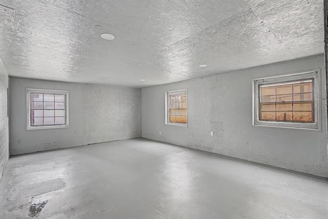 Building Photo - 1411 W Gandy St