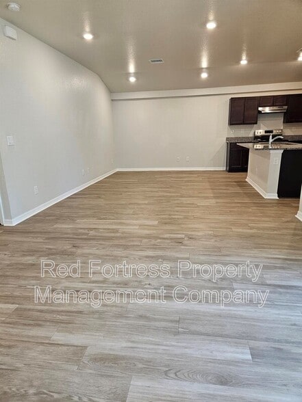 Building Photo - 1957 Laverna Ave