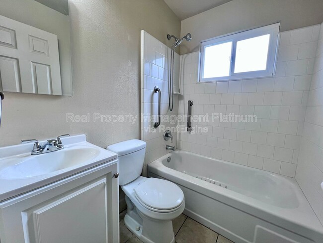 Building Photo - 3338 N Purdue Ave