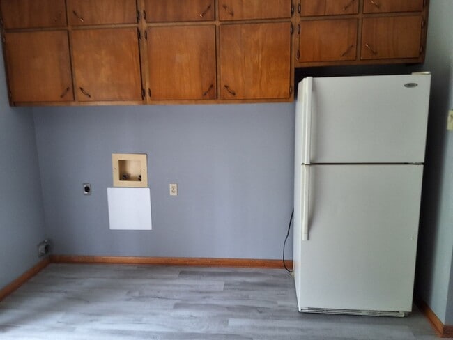 Building Photo - Comfy 2 Bedroom, 2 Bath Duplex located in ...