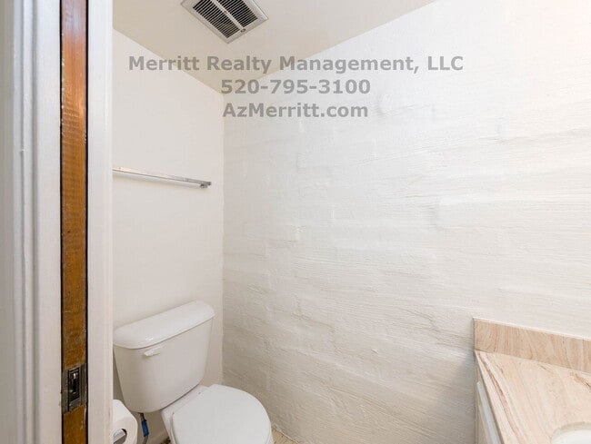 Building Photo - Spacious 2-Bedroom Townhome – Available Now!