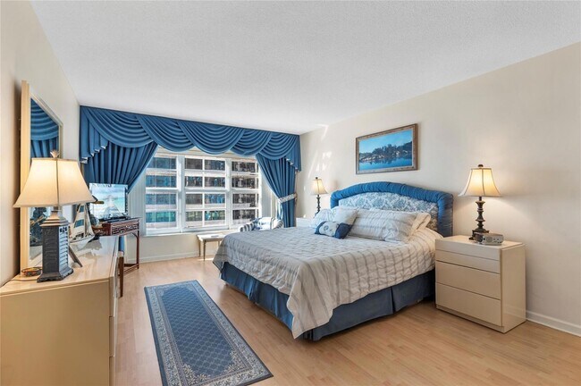 Building Photo - 3850 Galt Ocean Dr